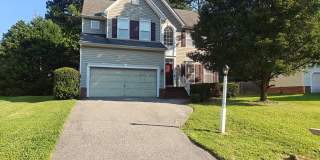 4 bedroom home with garage Gallery 1