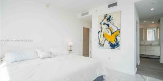 8425 Crespi Boulevard Gallery 8