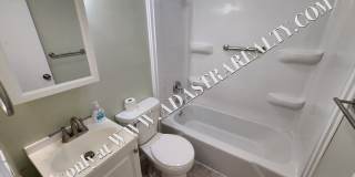 Nice Updated 2 Bed 1.5 Bath Duplex in Basehor-Available NOW!! Gallery 11