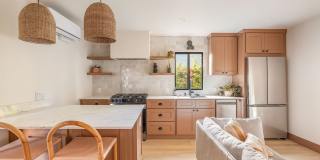 1031 1/2 Havenhurst Dr Gallery 1