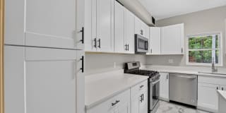 Gorgeous 6br/3.5a with Deck/Patio/Common Space Steps to Columbia Heights! Gallery 4