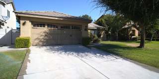 Beautiful 3BD/2BA Home in Bakersfield's 93312 — HOA Community, Open Floor Plan! Beautiful 3BD/2BA Home in Bakersfield's 93312 — HOA Community, Open Floor Plan! Gallery 1
