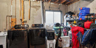 Spacious 2BR Condo Finished Basement in Aurora Gallery 31