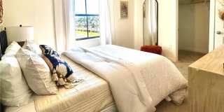 453 NE 13th St Gallery 13