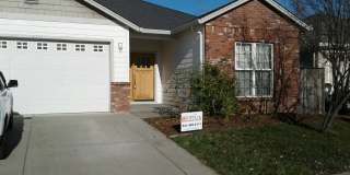 Desirable area of Central Point - Single Story Gallery 1