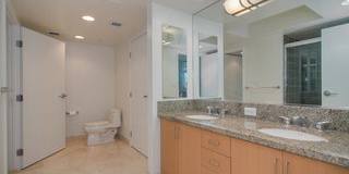 13700 Marina Pointe Drive Gallery 5