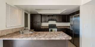 3 bedroom townhome in Glendale Gallery 1