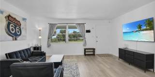 3225 E Riverside Drive Gallery 1