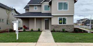 Beautiful Newer 4 Bedroom Home with A/C in Redmond! Gallery 1