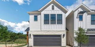 Beautiful Modern Townhome Close to Lackland! Gallery 1