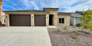 Beautiful 3 Bedroom Home on Desert Lakes Golf Course! Gallery 3