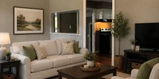 Charming 3BR Cottage with Spacious Master Suite Gallery 1