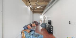 222 Losoya Gallery 22