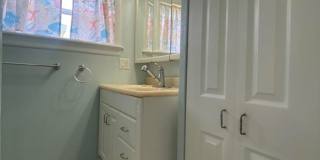 2/1.5 Beachside Bungalow Gallery 10