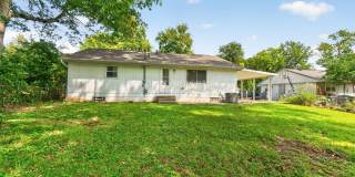 Modern Finishes & Hardwood Floors – 4BR Columbus Gem Gallery 52
