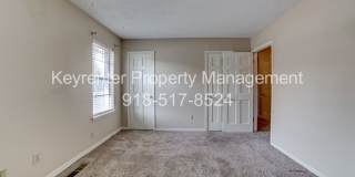 Beautiful 2bed/2bath Duplex!! Gallery 14