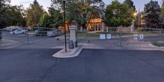 AWESOME 2-BEDROOM CONDO INCL. GARAGE, SWIMMING POOL, WASHER & DRYER! Gallery 6