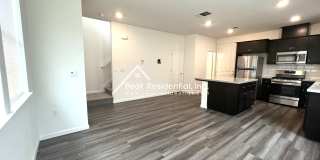 Newer 3bd/2.5ba North Natomas Townhouse with 2 Car Garage! Gallery 6