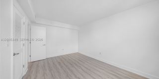 7501 E Treasure Dr Gallery 22