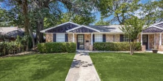 524 N Woods Gallery 1