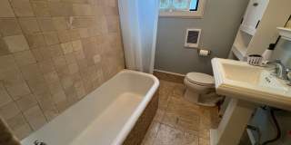 Charming North Capitol Hill Vintage Condo – Modern Comforts & Ideal Location Gallery 18