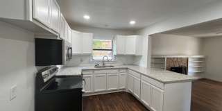 Cute 3-bedroom, 2-bath Gallery 8