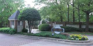 Room in 2 Bedroom Home at Sunpointe Dr Gallery 3