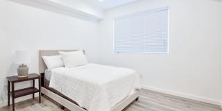 14748 Victory Blvd. Gallery 16