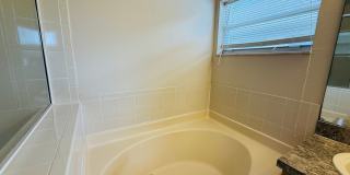Beautiful 4-Bedroom Home for Rent! Gallery 24