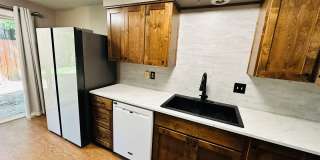 Charming Updated Condo in Great Location Gallery 17