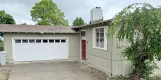 Beautiful Updated 4BR Home with Large Yard & Deck in Renton Cascade Community Gallery 1