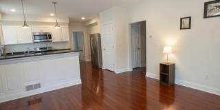 Charming 4 Bedroom-No Broker Fee Gallery 7