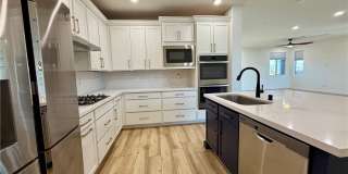 936 E Sunset Road Gallery 3