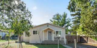 Fully Updated 2/1-Directly Across From 20th St Park- Available Now*** One Room Lease take over*** Gallery 13