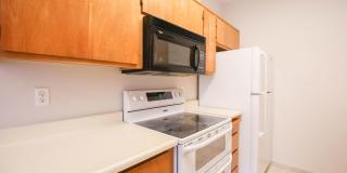 Richmond Marina Bay Condo In Gated Community Gallery 10