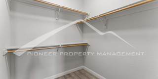 Beautiful Townhome with Central A/C and Two Car Garage! Gallery 24