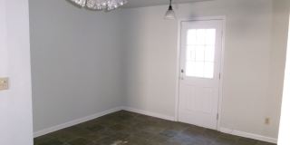 Charming Cottage on A. Avenue - MOVE IN SPECIAL $200 OFF 1st Months Rent: Gallery 29