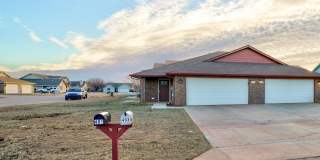 401 S Debra Ct Gallery 1