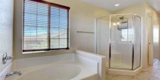 Gated community - 4 bedrooms - 3 baths Gallery 17