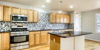 3BR/2.5BA Englewood House, Cherry Creek Schools & Park Access Gallery 4