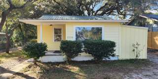 Tiny home vibe on a large private lot!! Gallery 1