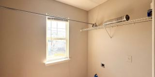 Beautifully Renovated 3 Bedroom 2.5 Bath Townhome with Garage! Pet Friendly! Gallery 25