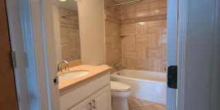 2 Bedroom/ 2 Bath condo on West End, 1 assigned covered parking spot, Small Storage Space included, Secured Entry Gallery 16