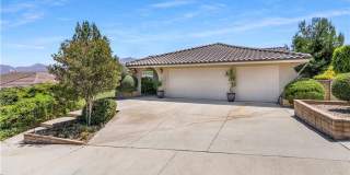 Single-Level home in Canyon Crest for rent Single-Level home in Canyon Crest for rent Gallery 1