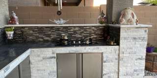 Luxury 5BR Home w/ Solar, Outdoor Kitchen, Backyard Oasis & Media Loft – Phoenix Gallery 23