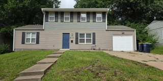 Spacious 4 Bed / 2.5 Bath Home with 2 Living Areas Gallery 1