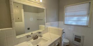 Charming 3 Bedroom near Lake Waco Gallery 8