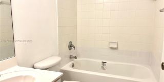 930 NE 33rd Terr Gallery 13