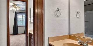 Harts Landing - Right next to the pool! One month half off rent! Gallery 20