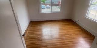 Great House in Oakland with a yard! 2 Beds, 1 Bath Gallery 43